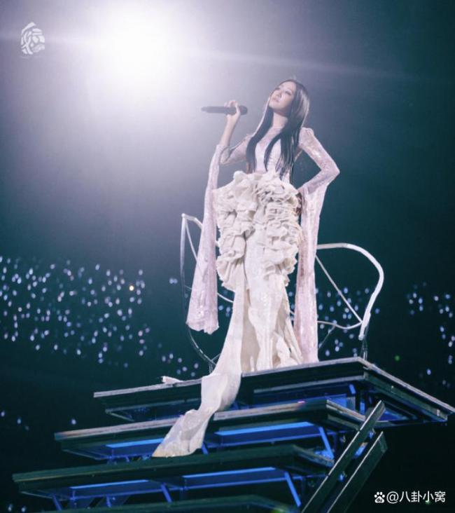 陈粒称耳返事故已发生3次 舞台安全引关注